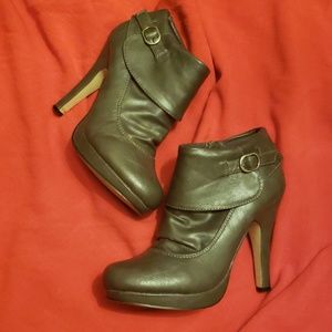 Madden Girl booties size 7.5